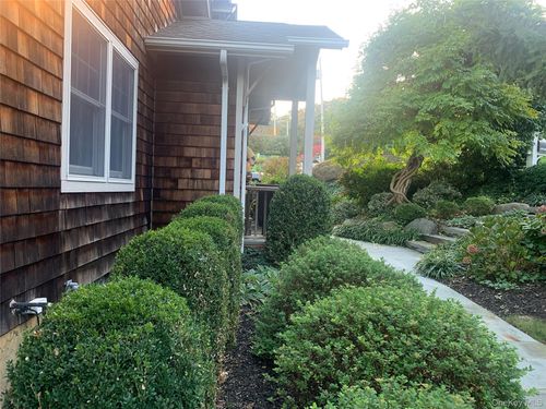 4 Hillside Ct, Huntington, NY, 11743-1434 | Card Image