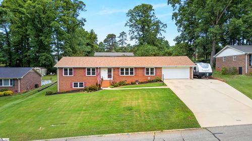 208 Holly Road, Taylors, SC, 29687 | Card Image