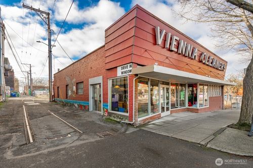 206 E Magnolia St, Bellingham, WA, 98225-4525 | Card Image