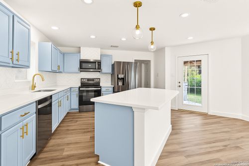 1687 Fir Cir, Schertz, TX, 78154-3741 | Card Image