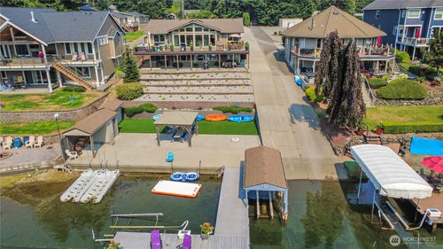 1818 186th Ave E, Lake Tapps, WA, 98391-9424 | Card Image