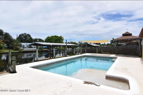 900 Waikiki Dr, Merritt Island, FL, 32953-2406 | Card Image