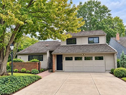 39-333 N Portage Path, Akron, OH, 44303-1252 | Card Image