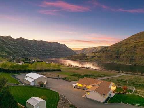 11056 Snake River Rd, Asotin, WA, 99402-9200 | Card Image