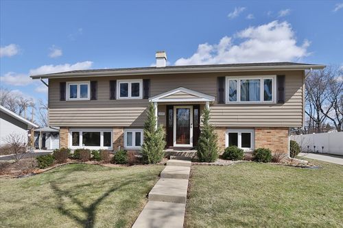 1335 Gentry Rd, Hoffman Estates, IL, 60169-3530 | Card Image