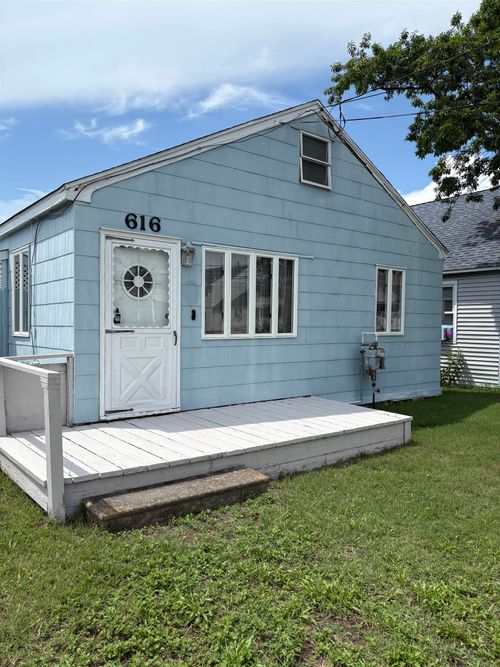 616 W Spruce Ave, North Wildwood, NJ, 08260-3032 | Card Image