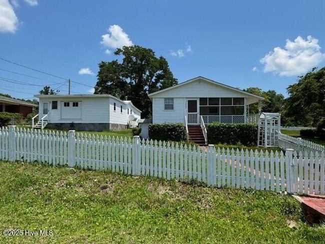 2032 Middle Sound Loop Rd, House other with 3 bedrooms, 2 bathrooms and null parking in Wilmington NC | Image 5