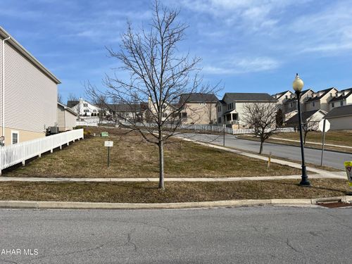 513 Holliday Hills Dr, Hollidaysburg, PA, 16648-3234 | Card Image