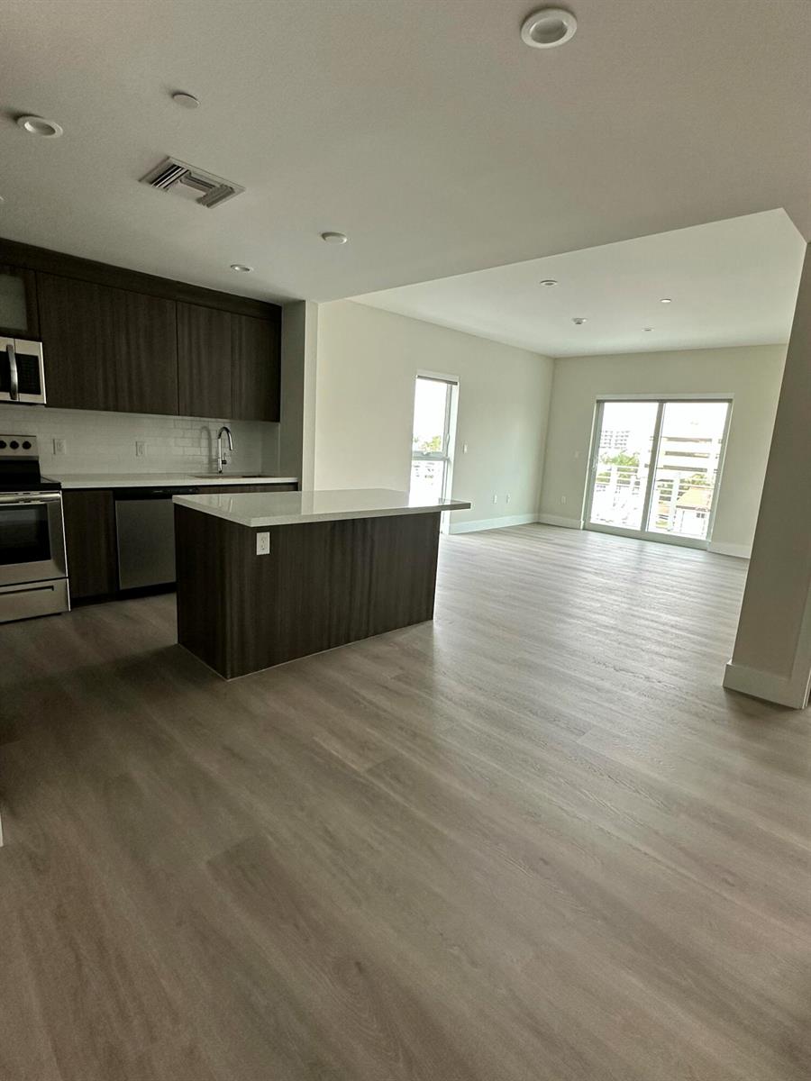 Residential in Hollywood