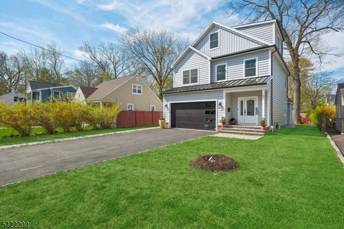 35 Lee Rd, Livingston, NJ, 07039-4131 | Card Image