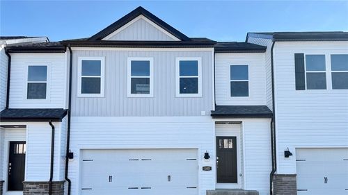 105 Delmonica Dr, Washington, PA, 15301-8224 | Card Image