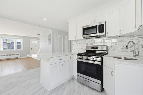 185 Suffolk Ave, Revere, MA, 02151-3830 | Card Image