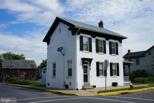 536 Market St, Mifflinburg, PA, 17844-1251 | Card Image