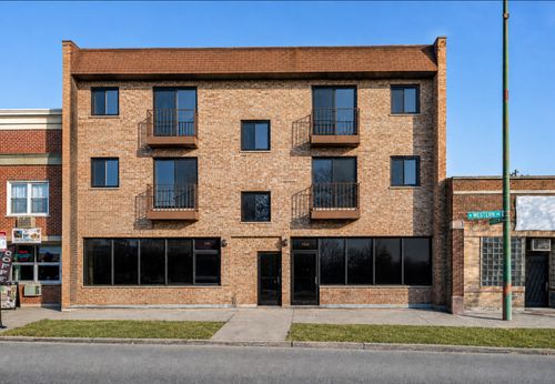 3s-7109 N Western Ave, Chicago, IL, 60645-3453 | Card Image