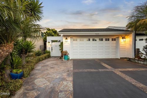 4620 Falkirk Bay, Oxnard, CA, 93035-3700 | Card Image