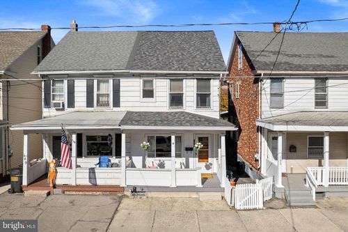 151 E High St, Coaldale, PA, 18218-1516 | Card Image