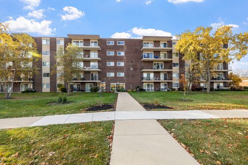 11c-5300 Walnut Avenue, Downers Grove, IL, 60515 | Card Image