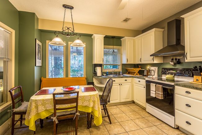 Cottage kitchen | Image 12