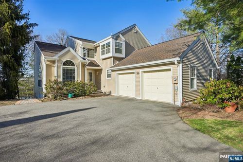 15 Ryan Ln, Lincoln Park, NJ, 07035-2122 | Card Image