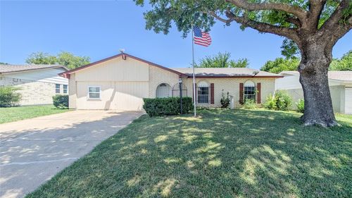 1107 Waverly Dr, Arlington, TX, 76015-3549 | Card Image