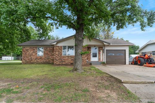 703 Mccarley St, Colbert, OK, 74733-3620 | Card Image
