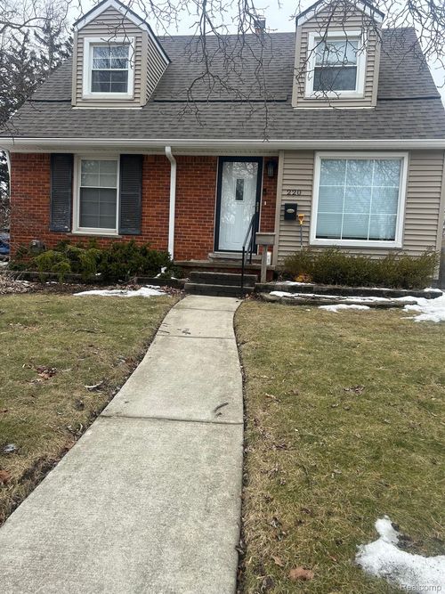 220 Bellevue Ave, Clawson, MI, 48017-2511 | Card Image