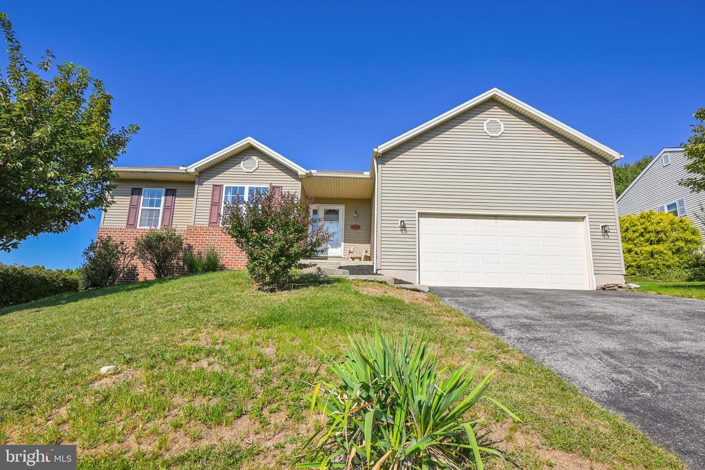 Scotch Dr, York, PA 17404