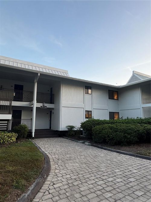 d743-4786 Foxhunt Dr, WESLEY CHAPEL, FL, 33543 | Card Image