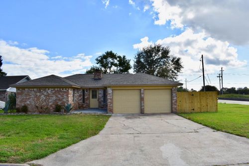 521 26th Ave N, Texas City, TX, 77590-4204 | Card Image