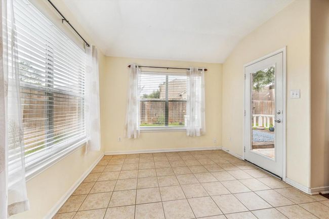 Breakfast room. | Image 15