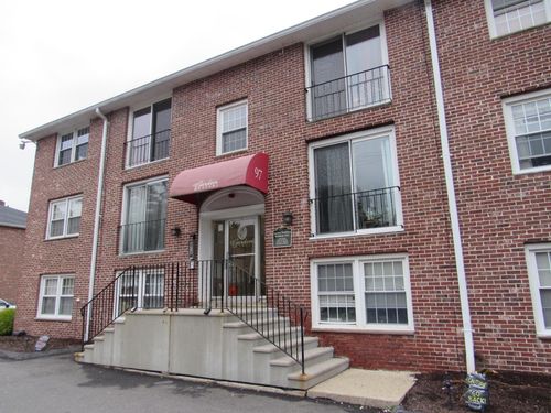 9-97 E Broadway, Derry, NH, 03038-2027 | Card Image