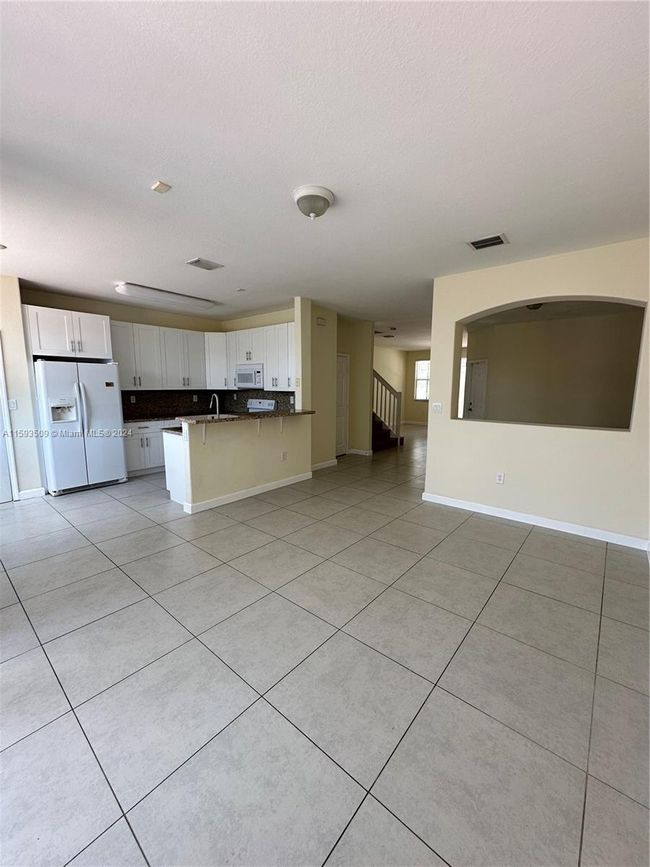 10967 - 10967 Nw 79th St, Townhouse with 4 bedrooms, 2 bathrooms and null parking in Doral FL | Image 17