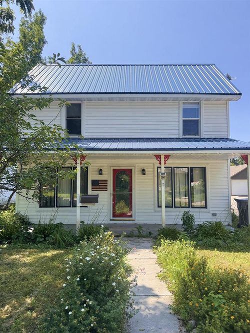 514 S Division Street, WAUPACA, WI, 54891 | Card Image