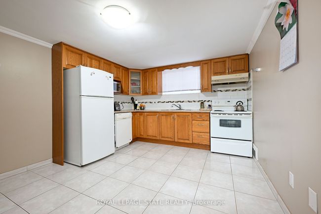 14 Joy Crt, House other with 3 bedrooms, 2 bathrooms and 4 parking in Hamilton ON | Image 25