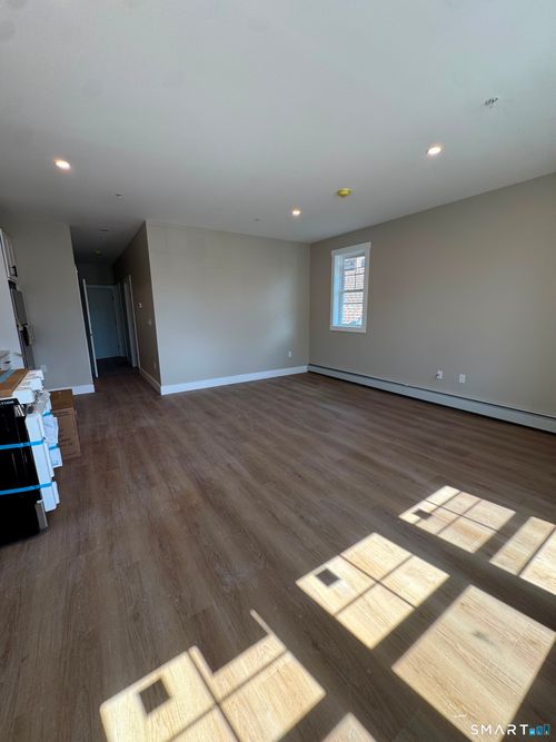 170 Denver Ave, Bridgeport, CT, 06605-1904 | Card Image
