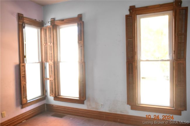 326 N Sycamore St, Home with 4 bedrooms, 2 bathrooms and null parking in Campbellsburg IN | Image 42