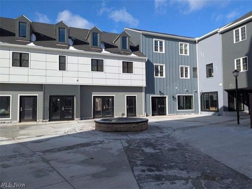 ste-319-1300 Weathervane Ln, Akron, OH, 44313-7989 | Card Image