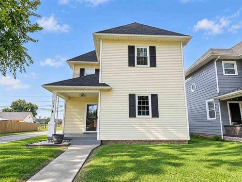 228 W 12th St, Connersville, IN, 47331-2108 | Card Image
