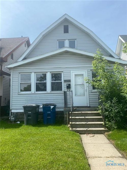 2145 Dorr St, Toledo, OH, 43607-3744 | Card Image