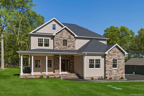 95 Grassy Pond Dr, Smithtown, NY, 11787-4234 | Card Image