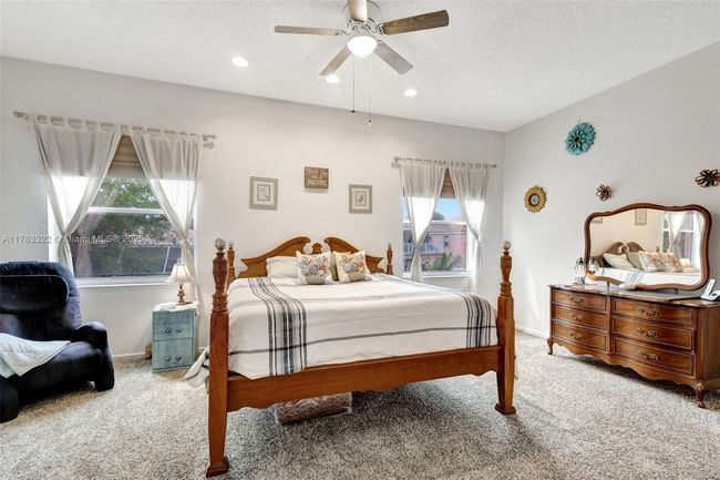 251 Saratoga Blvd E, House other with 4 bedrooms, 3 bathrooms and null parking in Royal Palm Beach FL | Image 27