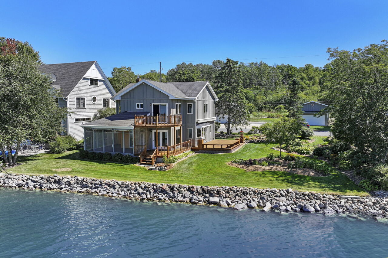 Shore Dr, Lake Geneva, WI 53147