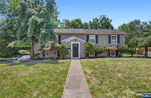 84 Baldwin Ter, Wayne, NJ, 07470-3657 | Card Image