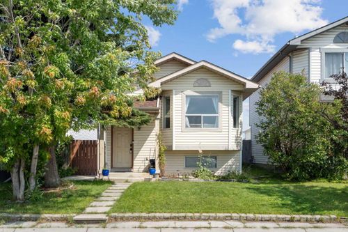 46 Applemead Close Se, Calgary, AB, T2A7S6 | Card Image