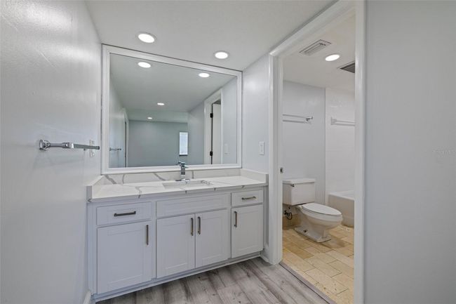 Master Bathroom of 3158 | Image 28