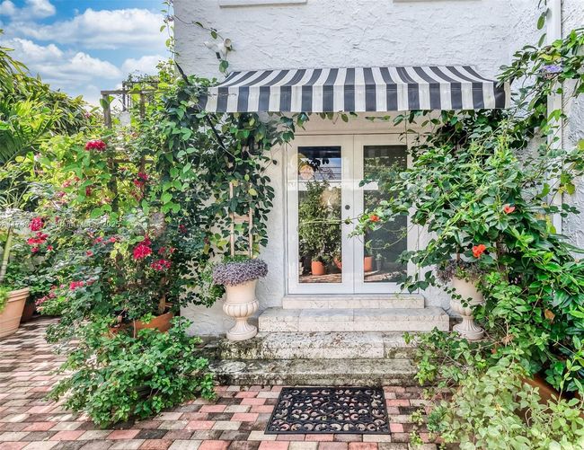 2341 Sw 16 Th Ter, House other with 4 bedrooms, 5 bathrooms and null parking in Miami FL | Image 4