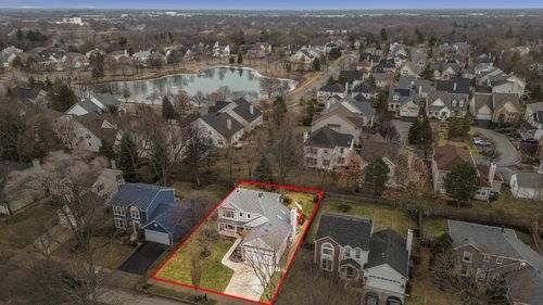 47 N Sterling Heights Rd, Vernon Hills, IL, 60061-3236 | Card Image