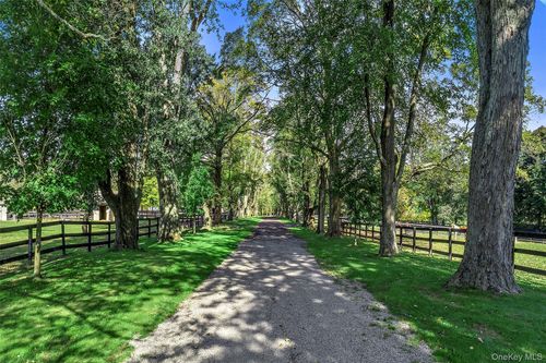 270 Guard Hill Rd, Bedford, NY, 10506-1055 | Card Image