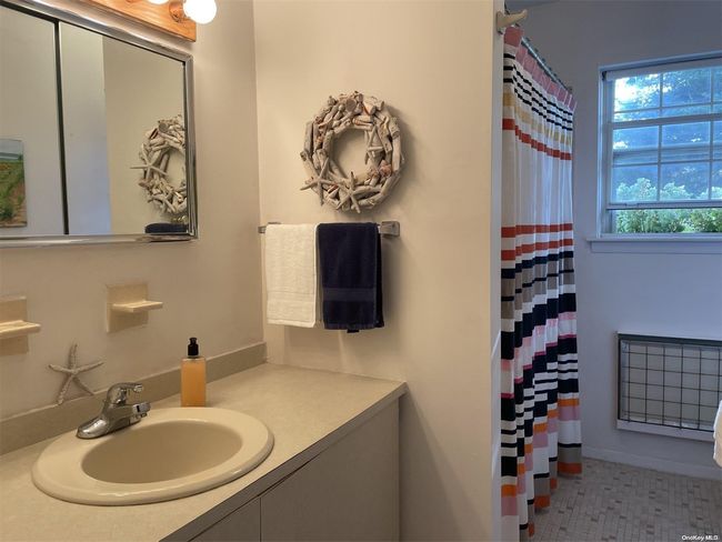 Hall Bath | Image 13