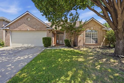 4013 Azalea Dr, Haltom City, TX, 76137-5801 | Card Image